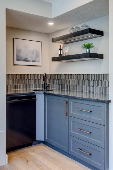 Corner basement bar with floating shelves