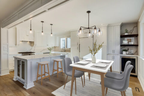 Transitional inviting kitchen with modern elements 