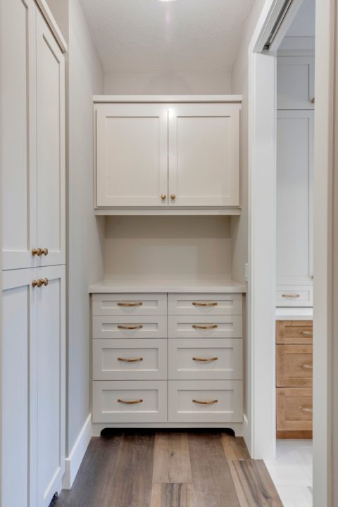 Closet custom built-in cabinetry
